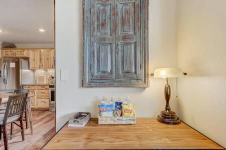 וודלנד פארק Cabin~Views~Heart Of Town~W&D~Fireplace~Kitchen מראה חיצוני תמונה